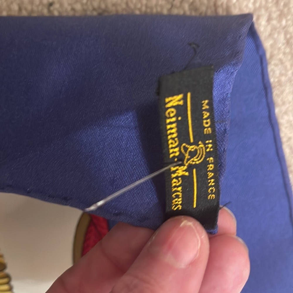 Hermes Paris scarf 100% silk like new frontaux et cocardes blue $480 retail - Picture 4 of 6